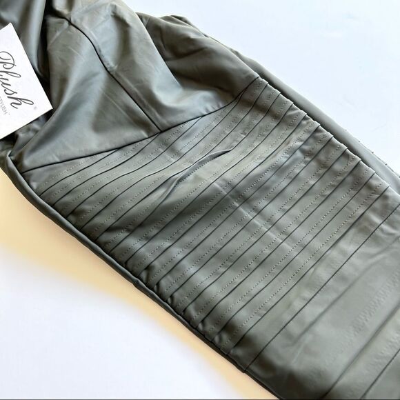 Plush Fleece Lined Liquid Faux Leather Moto Leggings in Army Green L - Picture 6 of 6